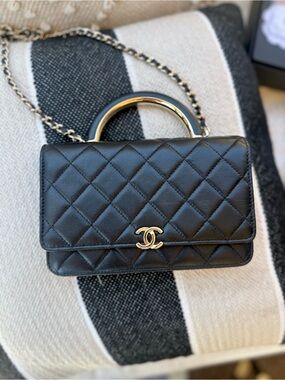Chanel Wallet On Chain with Handle Lambskin & Gold Black